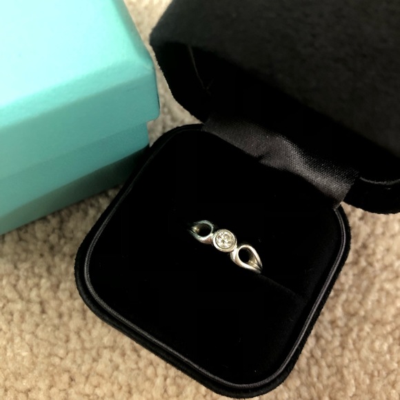 Tiffany & Co. Platinum and diamond ring - Picture 5 of 7